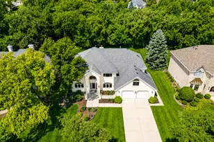 6722 Sweetbriar Ln, Darien, IL 60561 - Photo 9