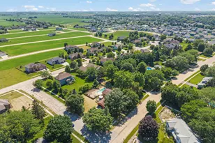 640 Fairway Ln, Sycamore, IL 60178 - Photo 35