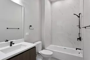 2475 W Foster Ave, Chicago, IL 60625 - Photo 11