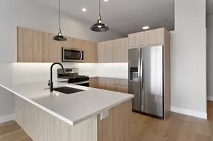 2475 W Foster Ave, Chicago, IL 60625 - Photo 17
