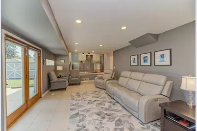 1338 W Holtz Avenue, Addison, IL 60101 - Photo 21