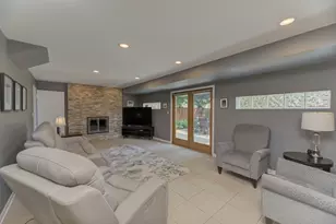 1338 W Holtz Ave, Addison, IL 60101 - Photo 19
