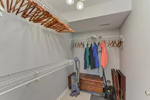 1338 W Holtz Ave, Addison, IL 60101 - Photo 35