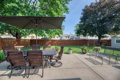 1338 W Holtz Avenue, Addison, IL 60101 - Photo 37