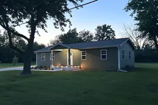 422 E 5th Ave, Rankin, IL 60960 - Photo 7