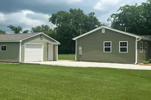 422 E 5th Ave, Rankin, IL 60960 - Photo 9
