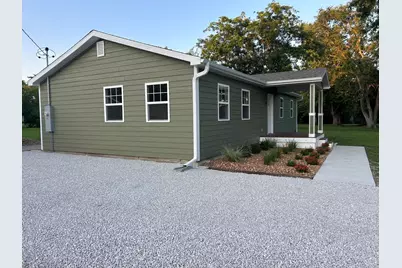 422 E 5th Avenue, Rankin, IL 60960 - Photo 3