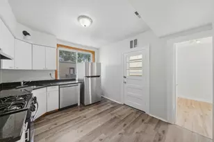5706 N Maplewood Ave, Chicago, IL 60659 - Photo 11