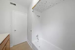 5706 N Maplewood Ave, Chicago, IL 60659 - Photo 13