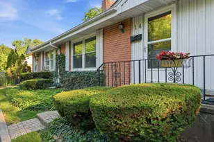 14 Robin Hood Ln, Northfield, IL 60093 - Photo 1