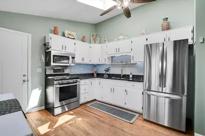 7635 Walnut Avenue, Woodridge, IL 60517 - Photo 11