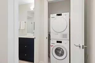 2100 N Lincoln Park West St, Chicago, IL 60614 - Photo 11