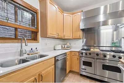 1958 N Bissell Street, Chicago, IL 60614 - Photo 15