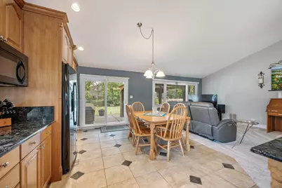 135 Cloverdale Lane, Schaumburg, IL 60194 - Photo 17