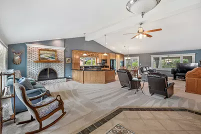 135 Cloverdale Lane, Schaumburg, IL 60194 - Photo 5