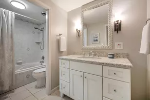 135 Cloverdale Ln, Schaumburg, IL 60194 - Photo 27