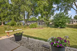 135 Cloverdale Ln, Schaumburg, IL 60194 - Photo 35