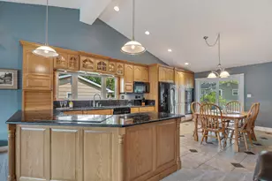 135 Cloverdale Ln, Schaumburg, IL 60194 - Photo 11
