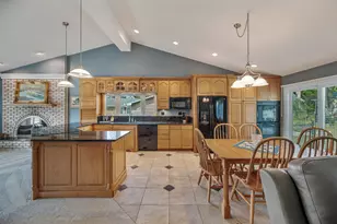 135 Cloverdale Ln, Schaumburg, IL 60194 - Photo 15