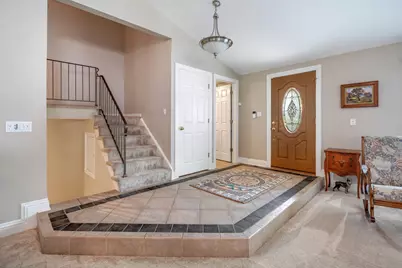 135 Cloverdale Lane, Schaumburg, IL 60194 - Photo 9
