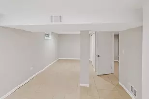 2110 Delaware Rd, Waukegan, IL 60087 - Photo 17