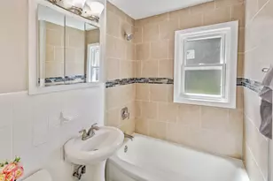 2110 Delaware Rd, Waukegan, IL 60087 - Photo 9