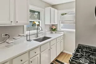 2110 Delaware Rd, Waukegan, IL 60087 - Photo 5