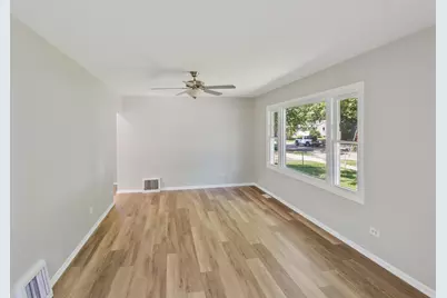 2110 Delaware Road, Waukegan, IL 60087 - Photo 3