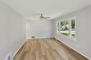 2110 Delaware Rd, Waukegan, IL 60087 - Photo 3