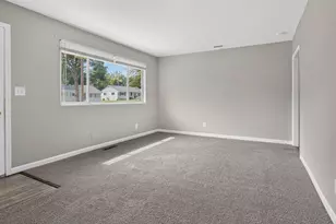 29 Norwood Dr, Normal, IL 61761 - Photo 3