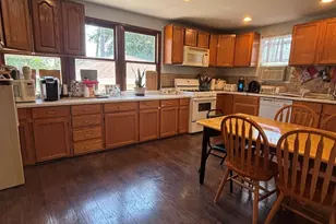 4825 W Jarlath St, Lincolnwood, IL 60712 - Photo 3