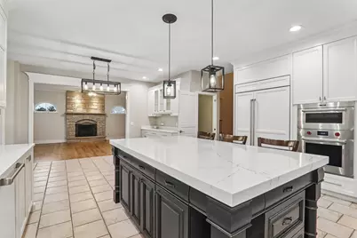385 Valley Way, Burlington, IL 60109 - Photo 9