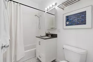 2442 N Linden Pl, Chicago, IL 60647 - Photo 17