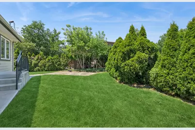 5626 N Kerbs Avenue, Chicago, IL 60646 - Photo 23