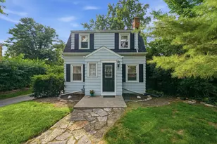 254 S Cumberland Pkwy, Des Plaines, IL 60016 - Photo 1