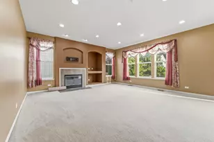 2023 Torino Dr, Elgin, IL 60123 - Photo 15