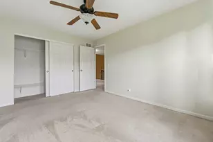 2023 Torino Dr, Elgin, IL 60123 - Photo 31