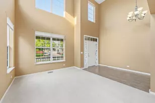 2023 Torino Dr, Elgin, IL 60123 - Photo 7