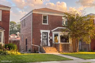 148 Linden Ave, Bellwood, IL 60104 - Photo 1