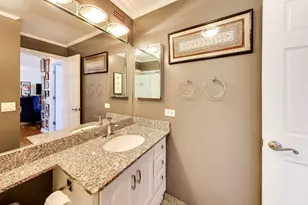 1560 N Sandburg Terrace, Chicago, IL 60610 - Photo 13