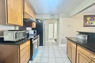 3217 W Bryn Mawr Ave, Chicago, IL 60659 - Photo 9