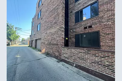 3217 W Bryn Mawr Avenue #201, Chicago, IL 60659 - Photo 1