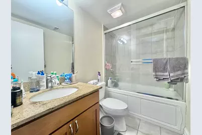 3217 W Bryn Mawr Avenue #201, Chicago, IL 60659 - Photo 17