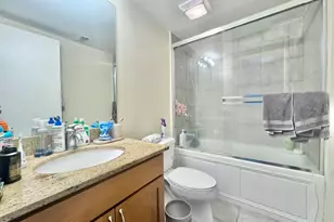 3217 W Bryn Mawr Ave, Chicago, IL 60659 - Photo 17