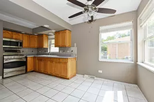5909 W 99th St, Oak Lawn, IL 60453 - Photo 7