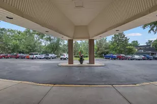 1198 Royal Glen Dr, Glen Ellyn, IL 60137 - Photo 3