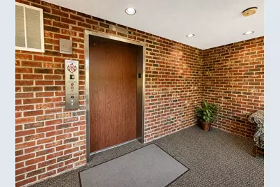520 Biesterfield Road #209, Elk Grove Village, IL 60007 - Photo 7