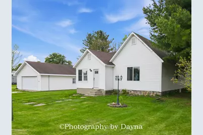 201 NW Lexington Street, Iroquois, IL 60945 - Photo 3