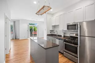 946 W Fry St, Chicago, IL 60642 - Photo 9