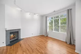 946 W Fry St, Chicago, IL 60642 - Photo 5